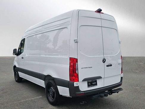 Used 2025 Mercedes-Benz Sprinter 2500 image 6