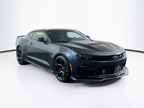 Used 2023 Chevrolet Camaro SS RWD image 3