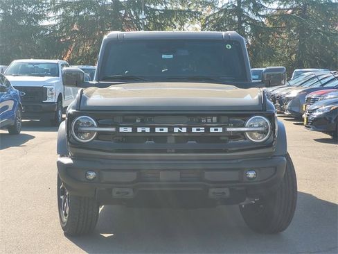 New 2025 Ford Bronco Outer Banks image 3