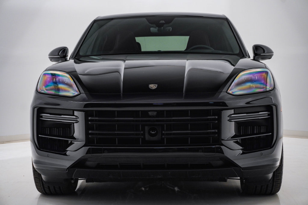 Certified 2025 Porsche Cayenne Turbo AWD/4WD image 6