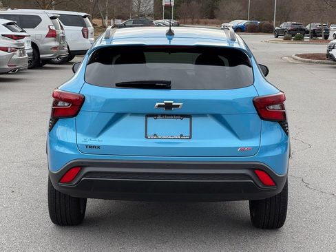 Used 2025 Chevrolet Trax RS w/ Driver Confidence Package image 10
