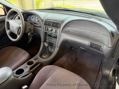 Used 2002 Ford Mustang Convertible RWD image 46