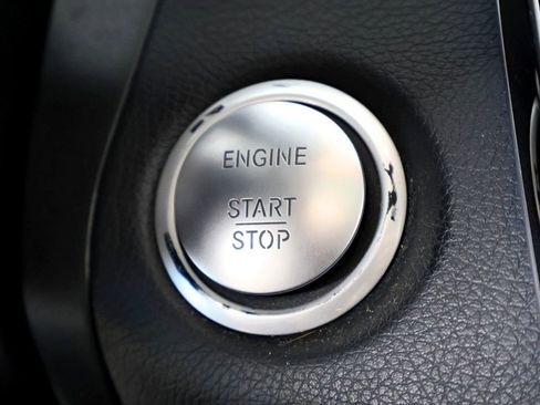 Used 2017 Mercedes-Benz GLC 300 4MATIC Coupe image 30