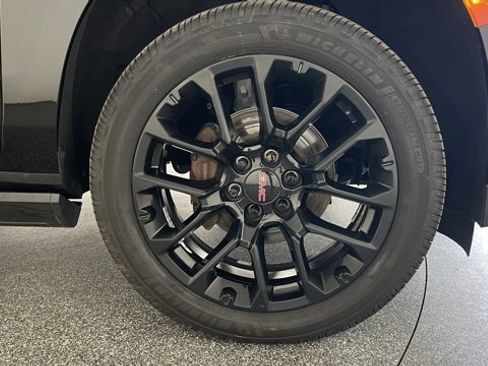 Used 2022 GMC Yukon XL Denali image 55