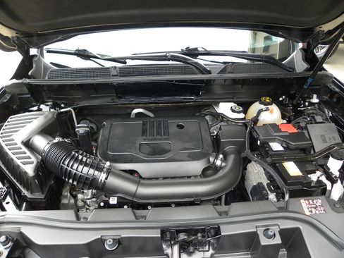 Used 2023 GMC Acadia SLT AWD/4WD image 19