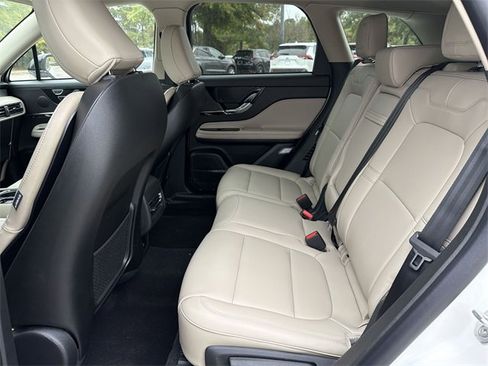 New 2026 Lincoln Corsair Premiere image 23