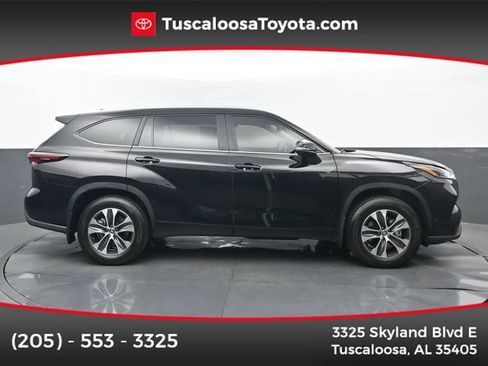 Used 2026 Toyota Highlander XLE AWD/4WD image 1