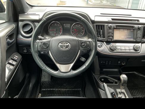 Used 2018 Toyota RAV4 SE w/ Power Extra Value Package AWD/4WD image 14
