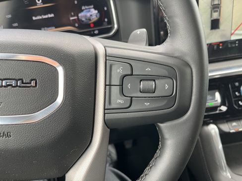 Used 2025 GMC Sierra 1500 Denali w/ Technology Package image 17