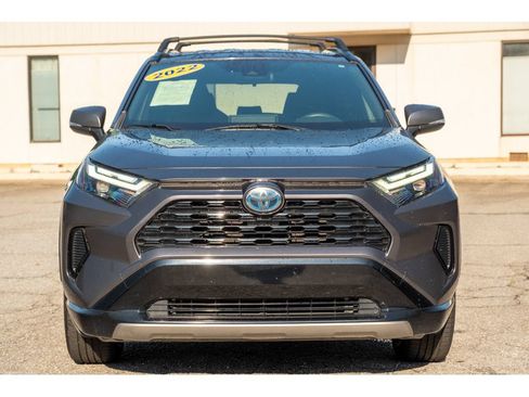 Used 2022 Toyota RAV4 SE w/ SE Grade Weather Package AWD/4WD image 3