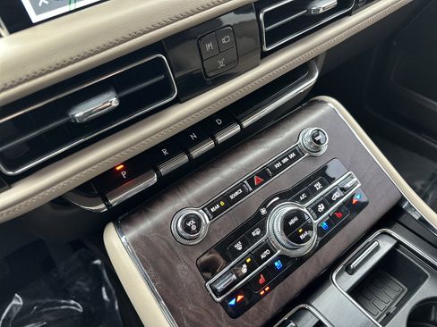 Used 2022 Lincoln Aviator Reserve w/ Equipment Group 201A image 26