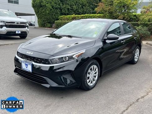 Used 2023 Kia Forte LX FWD image 3