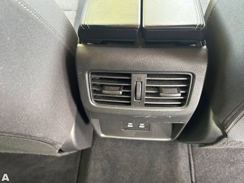 Used 2025 Nissan Rogue SV FWD image 16