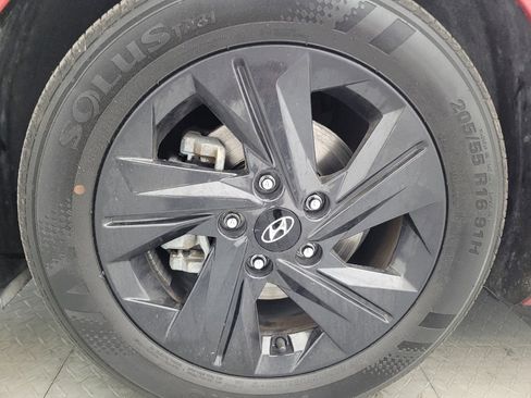 Used 2023 Hyundai Elantra SEL image 31