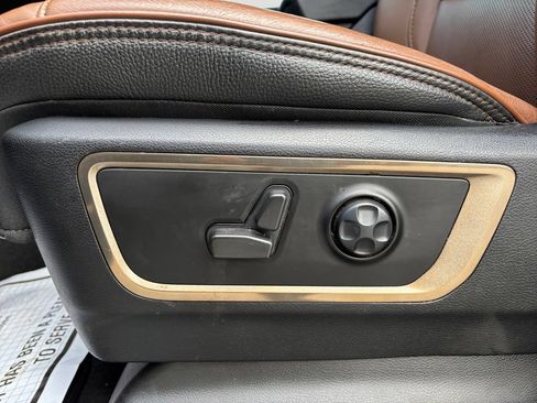 Used 2022 RAM 1500 Limited w/ Body Color Bumper Group AWD/4WD image 25