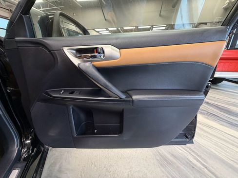 Used 2015 Lexus CT 200h FWD image 38