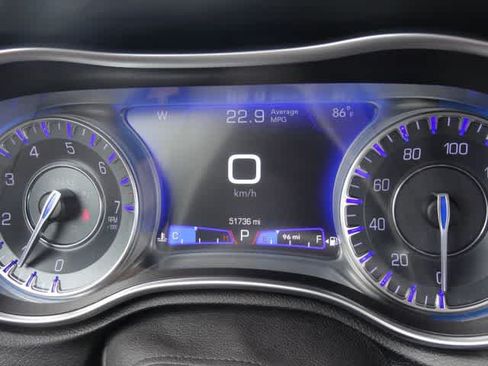 Used 2021 Chrysler 300 Touring RWD image 20