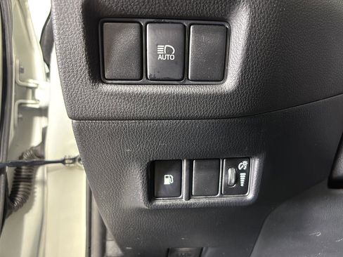 Used 2018 Toyota C-HR XLE image 30