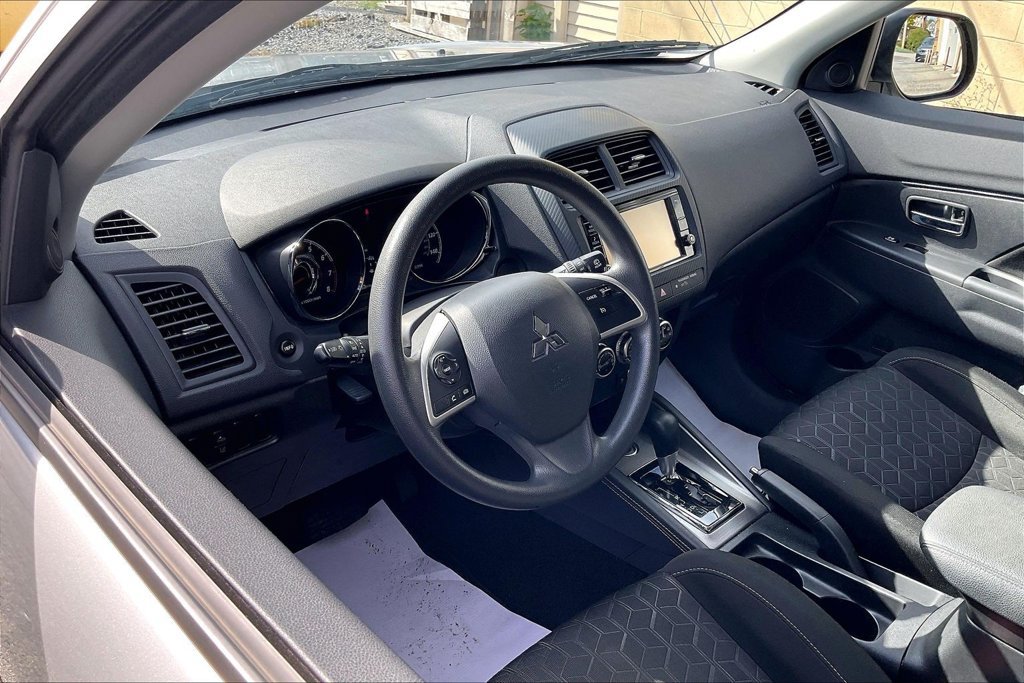 Used 2025 Mitsubishi Outlander Sport ES AWD/4WD image 13