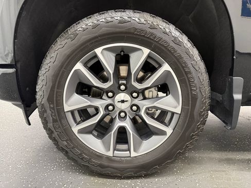 Used 2024 Chevrolet Silverado 1500 RST AWD/4WD image 18