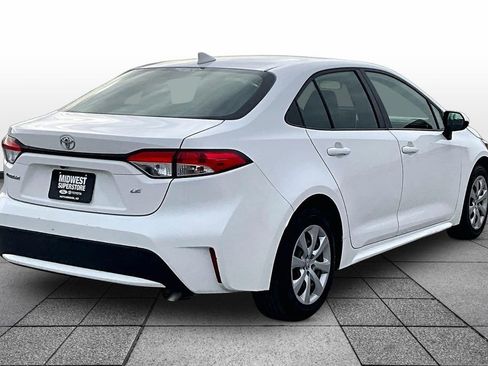 Used 2020 Toyota Corolla LE image 11