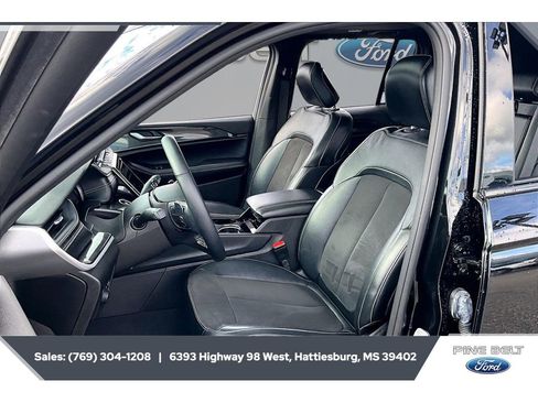 Used 2022 Jeep Grand Cherokee Altitude AWD/4WD image 18