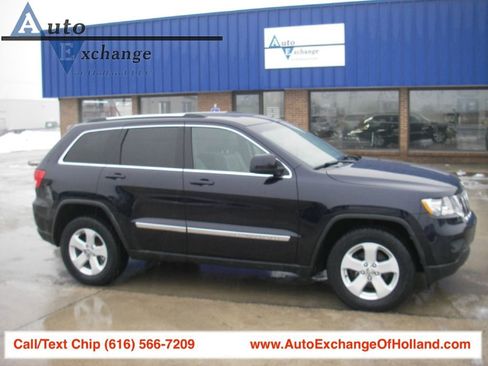 Used 2011 Jeep Grand Cherokee Laredo image 1