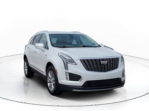 Used 2020 Cadillac XT5 Premium Luxury AWD/4WD image 2