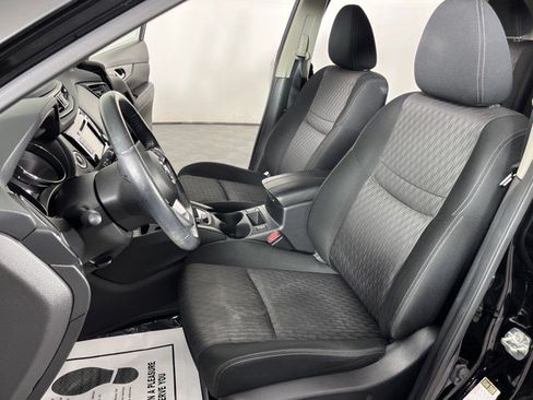 Used 2019 Nissan Rogue SV w/ Premium Package FWD image 15