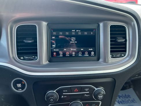 Used 2022 Dodge Charger SXT RWD image 16