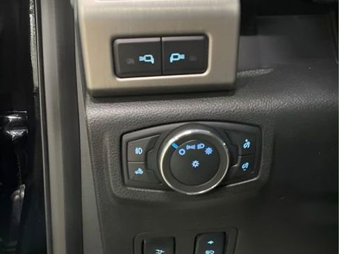 Used 2017 Ford F350 Platinum w/ Platinum Ultimate Package AWD/4WD image 25