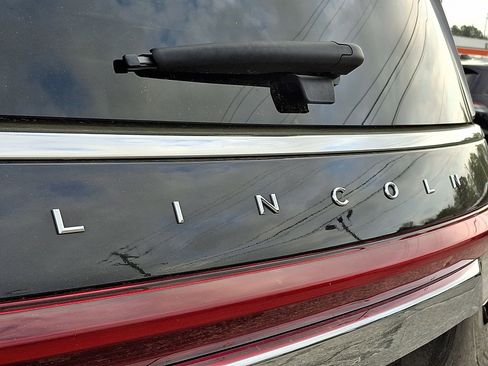 Certified 2023 Lincoln Navigator L Reserve AWD/4WD image 30