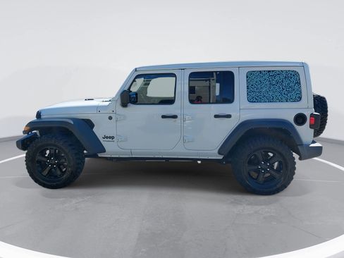 Used 2022 Jeep Wrangler Sport S w/ Sun And Sound Package image 8