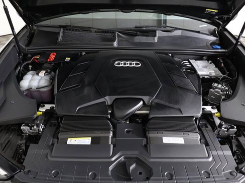 Used 2024 Audi Q8 Premium Plus image 23