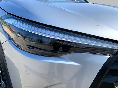 Used 2026 Toyota Corolla Cross XLE FWD image 27
