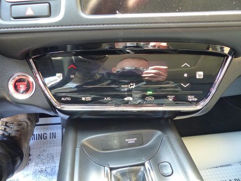 Used 2021 Honda HR-V EX image 32