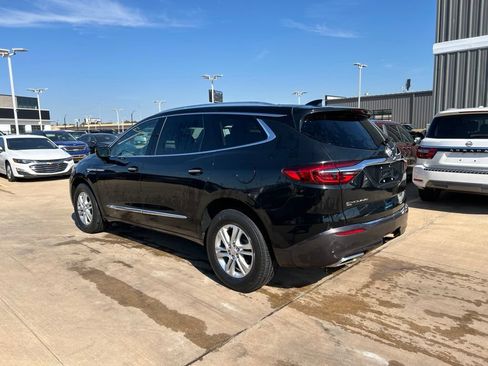 Used 2020 Buick Enclave Essence w/ Sound and Sites Package AWD/4WD image 2