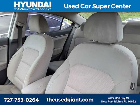 Used 2017 Hyundai Elantra SE FWD image 3
