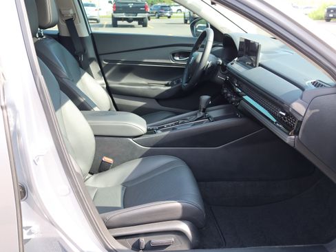 Used 2025 Honda Accord EX-L image 38
