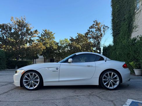 Used 2011 BMW Z4 sDrive35i image 10