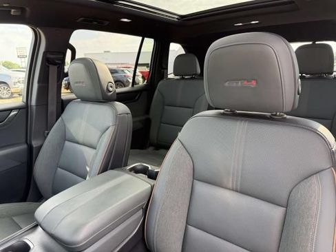 Used 2025 GMC Acadia AT4 w/ Luxury Package AWD/4WD image 15