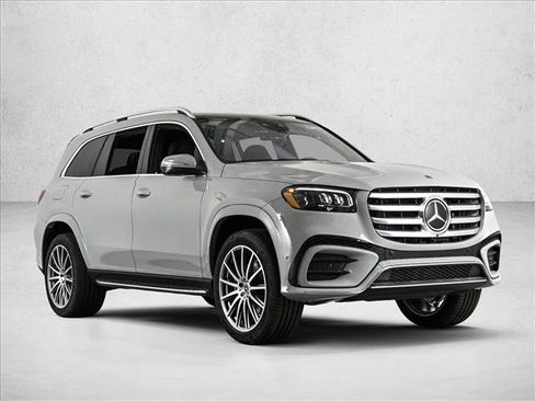 New 2026 Mercedes-Benz GLS 580 4MATIC image 3