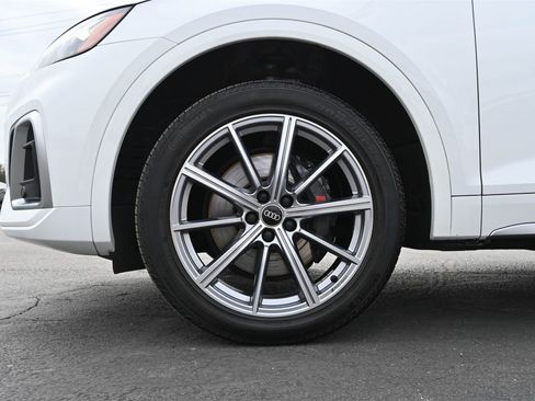 Used 2022 Audi SQ5 Premium Plus w/ Premium Plus Package image 26