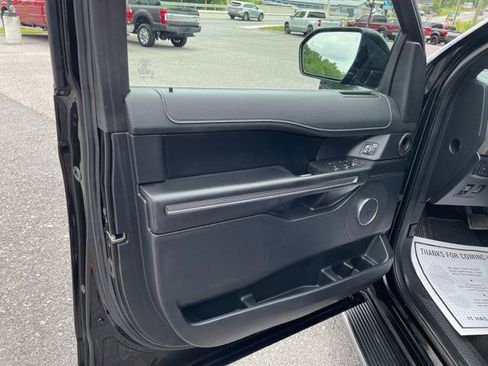 Used 2018 Ford Expedition Max XLT w/ Equipment Group 202A AWD/4WD image 14
