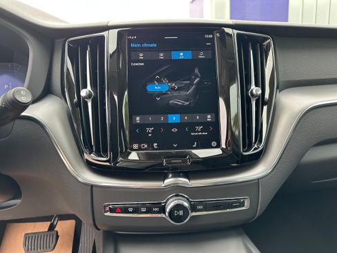 Certified 2025 Volvo XC60 B5 Core w/ Protection Package Premier AWD/4WD image 11