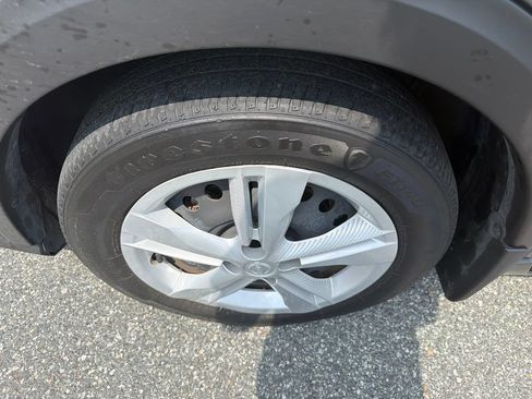 Used 2024 Nissan Kicks S FWD image 13