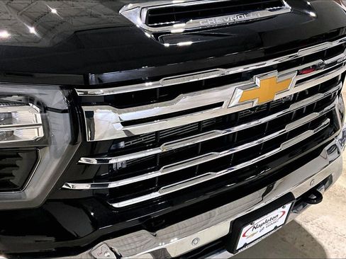 Used 2024 Chevrolet Silverado 2500 LTZ w/ LTZ Convenience Package image 30