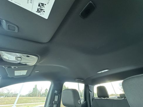 Used 2024 Chevrolet Colorado W/T image 22