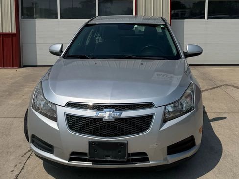 Used 2014 Chevrolet Cruze LT image 2