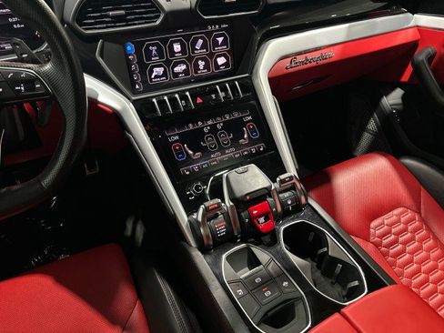 Used 2019 Lamborghini Urus AWD/4WD image 69